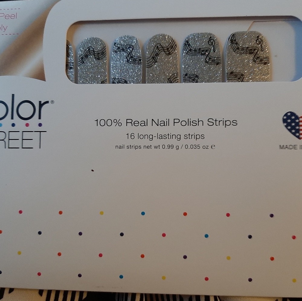 **RETIRED** Color Street Fa La La